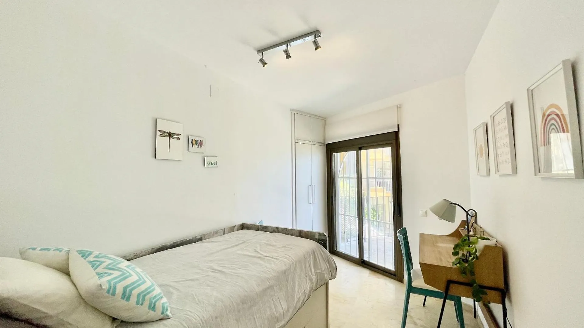 Marbella Del Mar Seafront III - Eaw Homes 0*,  Spagna