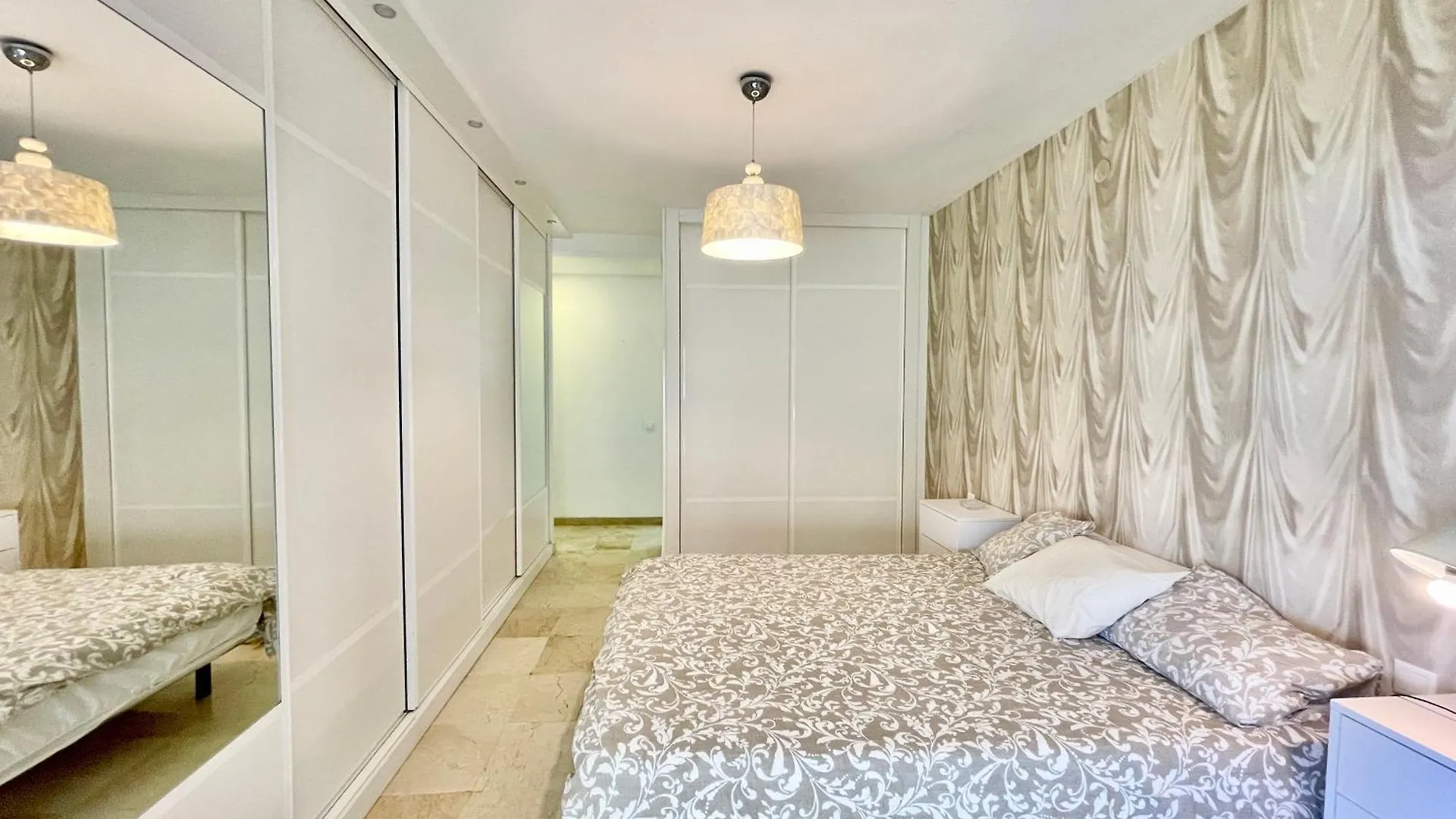 Marbella Del Mar Seafront III - Eaw Homes 0*,  Spagna
